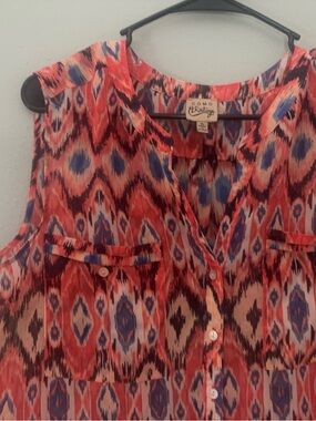 Como Vintage Coral and open V Neck Button Top Sleeveless Red Blue